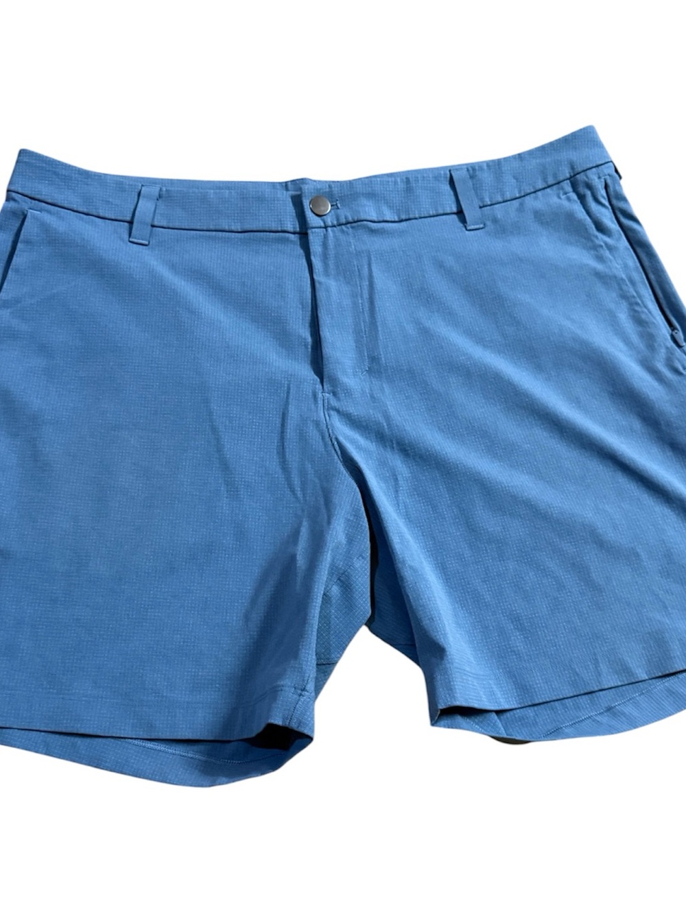 lululemon athletica Men’s Light Blue Flat-Front Performance Shorts size 38